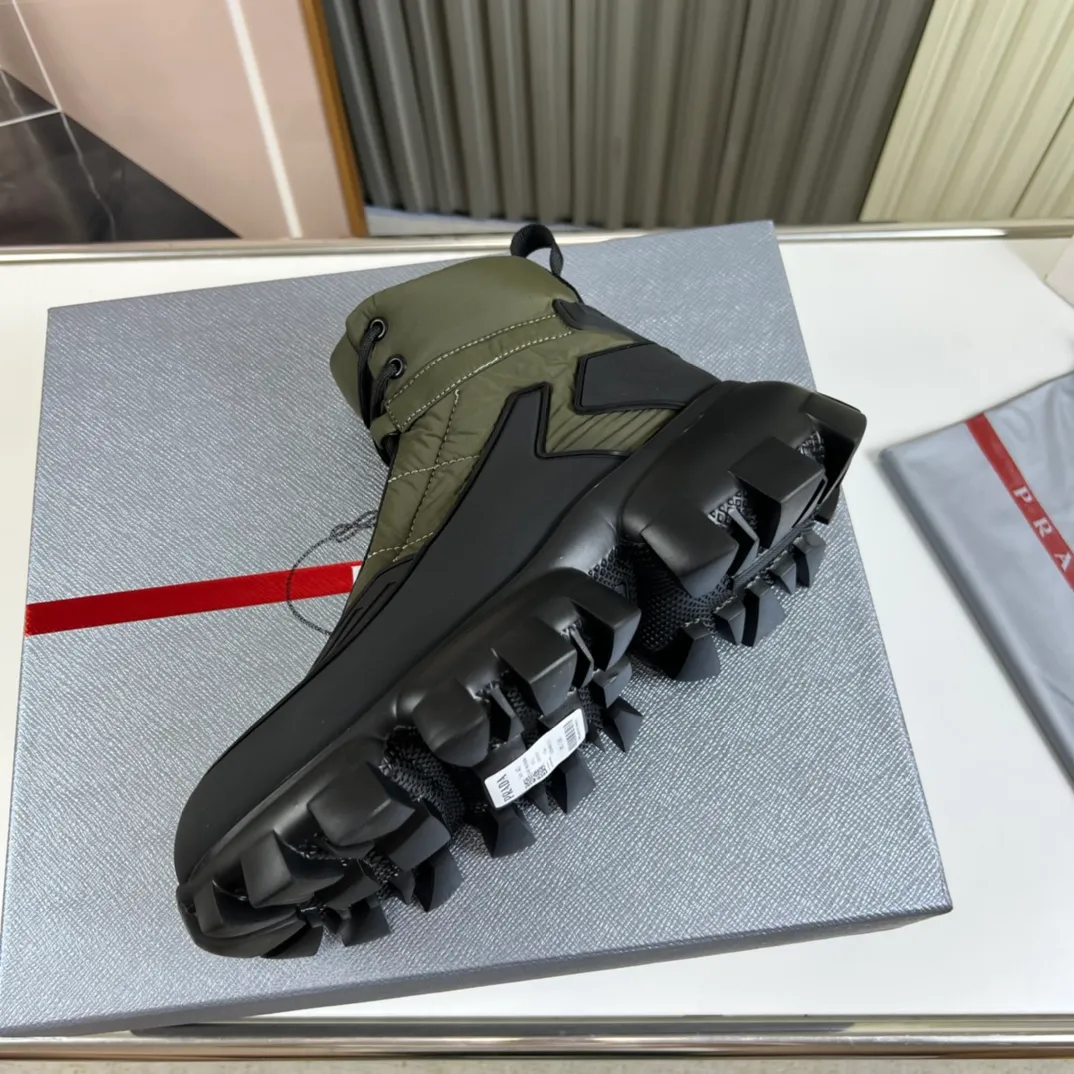 Men's shoes 💰620💰 [PRADA] Autumn and winter hot men's shoes shipped 👏Official website synchronized ⬆️Original fly-knit film fabric + cowhide lining, 1⃣️:1⃣️reproduction, original sole, 38-45 (45. Customized, non-refundable)